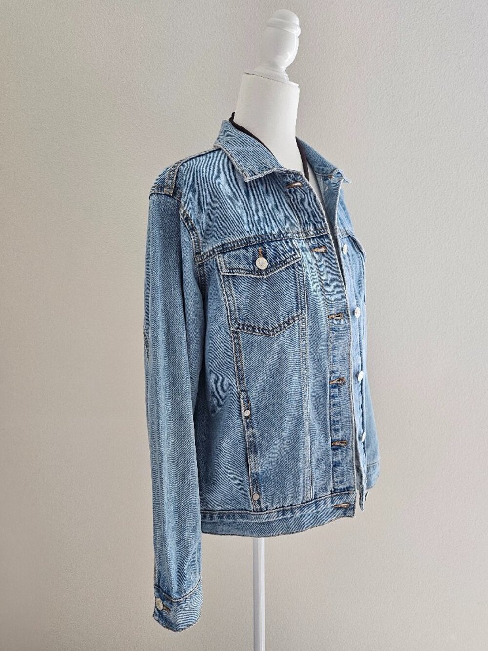 U.S. Polo Assn Light Wash Denim Jacket Classic Fit Size M NWOT - Picture 2 of 13